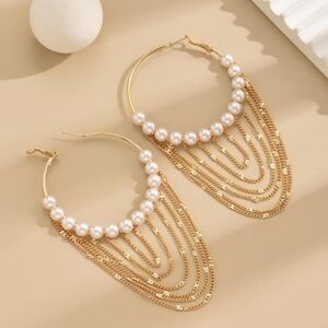 🚨Elegant Gold and Pearl Hoop Earrings NWT